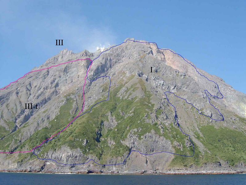 ファイル:Iwodake lavadome photo sm.jpg